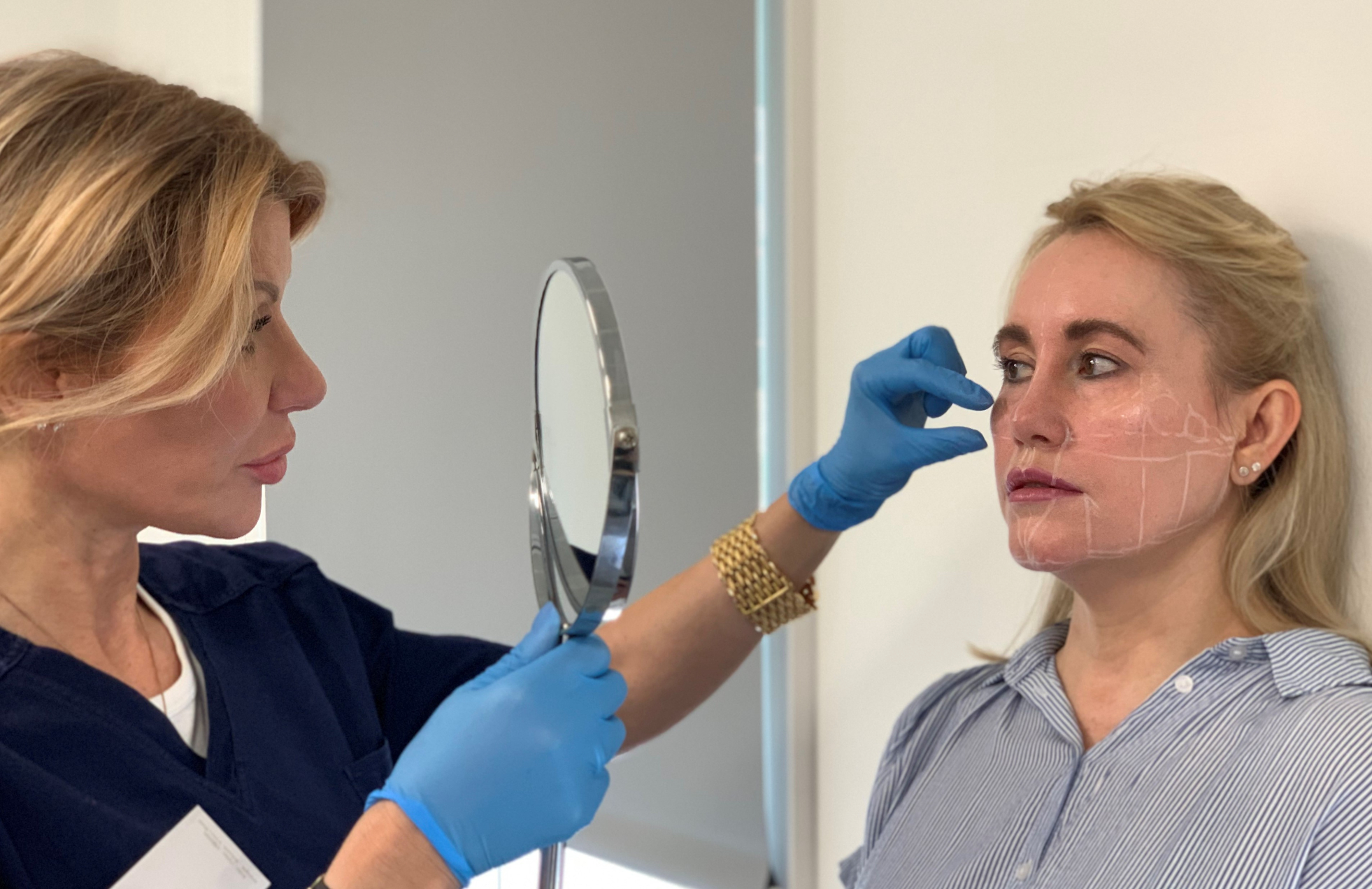 What is Face Design instant Face Lift?